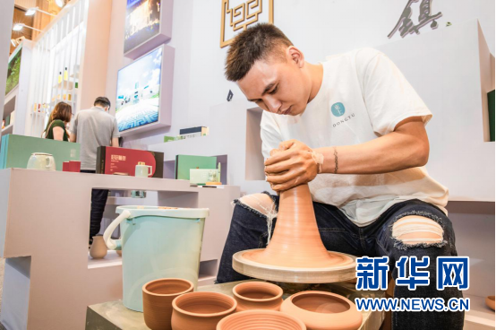浙江丽水“抢滩”展现好风光好产品