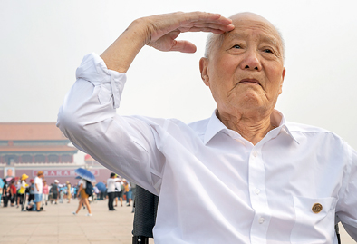 张富清:紧跟党走,做党的好战士