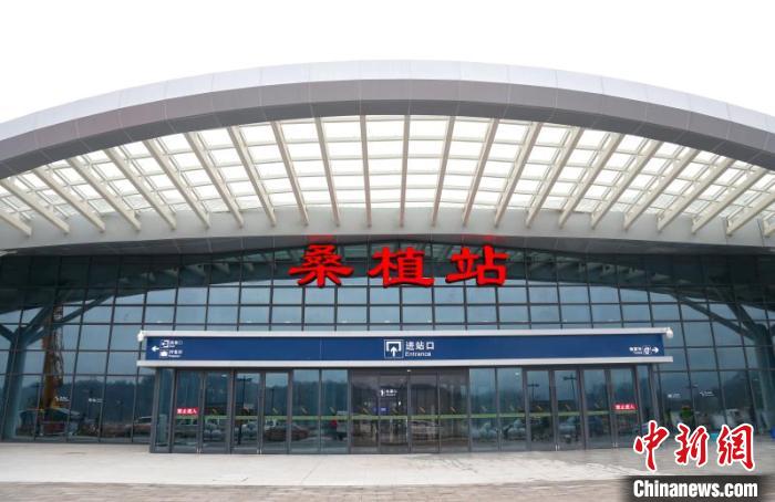 黔江至常德铁路12月26日开通运营今晚开始发售车票