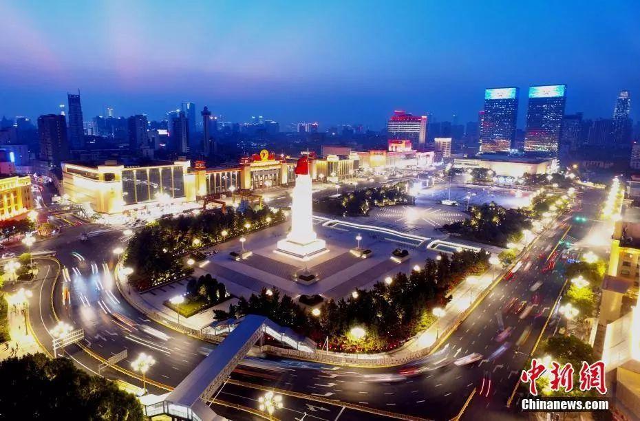 走！坐上这趟高铁，不仅能欣赏风景，还能看到