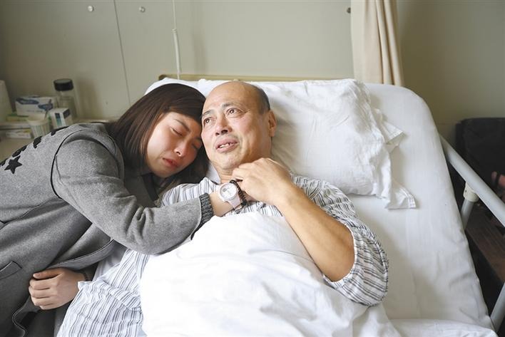 “我自豪，我的超级英雄爸爸是扶贫队长”
