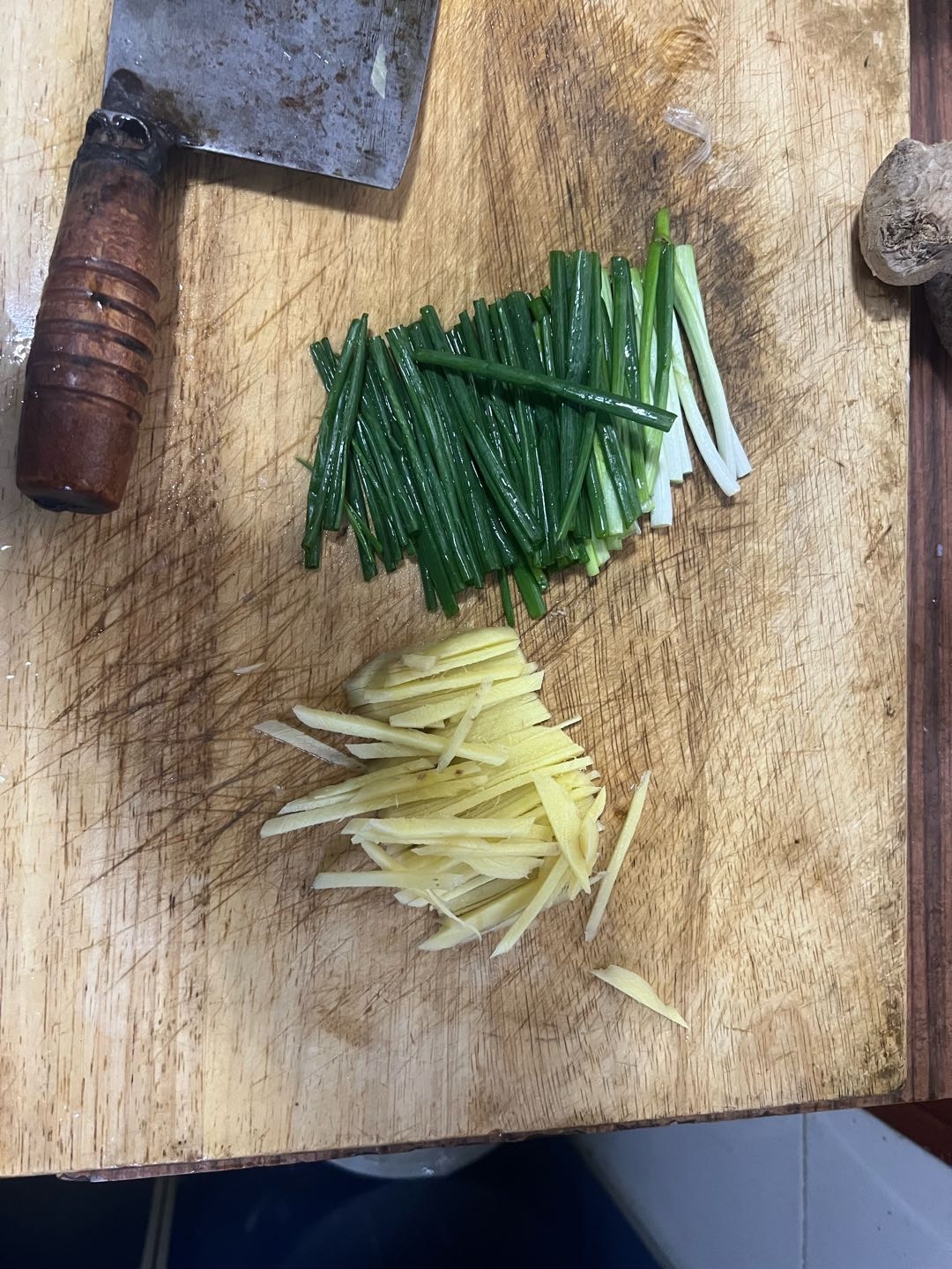 梭子蟹炒年糕的做法-咸鲜味烧菜谱