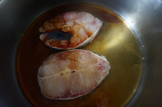 浓油赤酱红烧鱼的做法-家常味烧菜谱