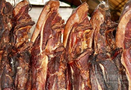这些食物含有致癌物“亚硝酸盐”，能不吃就不吃