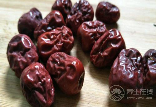 这些红色食物，好吃养生，你家餐桌上有吗？