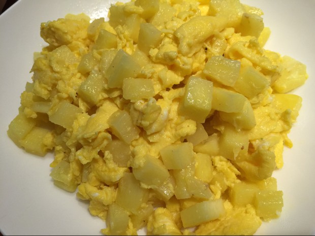 菠萝能和鸡蛋生活中是否可以一起食用