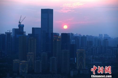 资料图：高楼。<a target='_blank'  data-cke-saved-href='/' href='/'>中新社</a>记者 陈超 摄