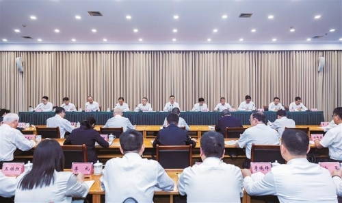 市委常委会召开（扩大）会议